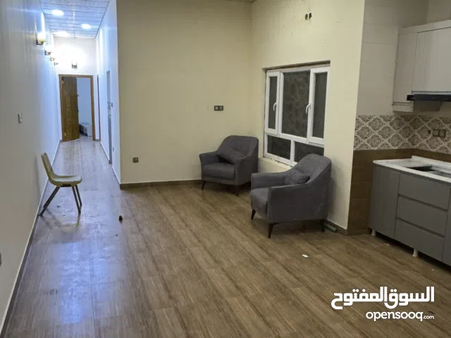 160 m2 2 Bedrooms Apartments for Rent in Basra Juninah