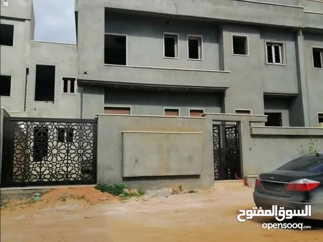0 m2 More than 6 bedrooms Townhouse for Sale in Tripoli Ain Zara