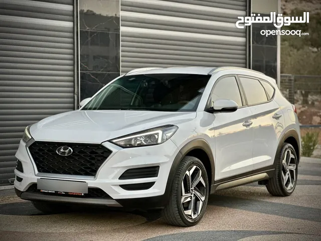 توسان 2019.ديزل .يد اولى. بحاله ممتازه .عداد 53000.مرخص ومأمن لشهر 12.فحص نضيف.2*4