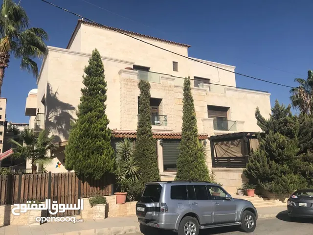 شقة أرضية مع حديقة في عبدون للايجار