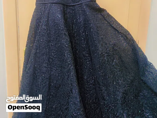فستان للبيع
