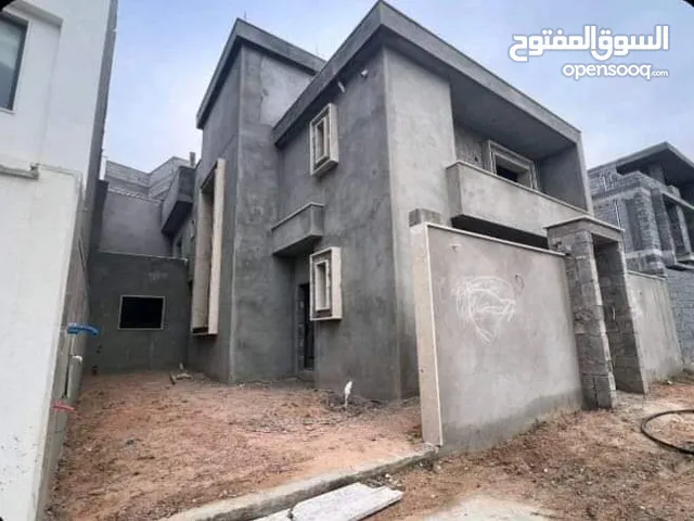390 m2 5 Bedrooms Villa for Sale in Tripoli Al-Serraj