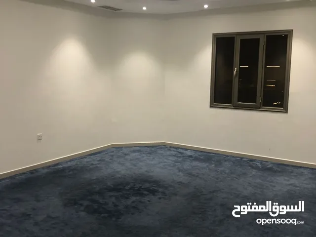 400 m2 4 Bedrooms Apartments for Rent in Al Ahmadi Mangaf