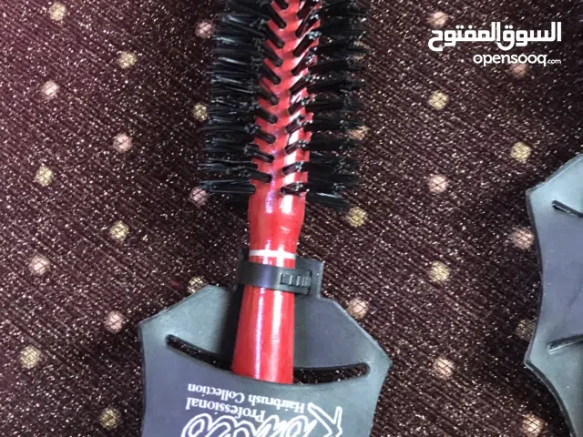 Comb new not you company name radeo big size comb 400 baisa and small size 300 parlours and