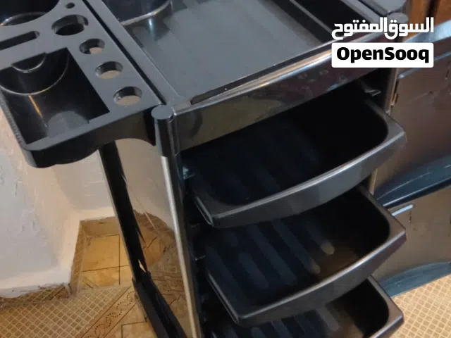 عرباية عدة تجميل ومكياج قابله للتدحرج مع رفوف وخزانة عدد 2 للبيع بسعر مغري