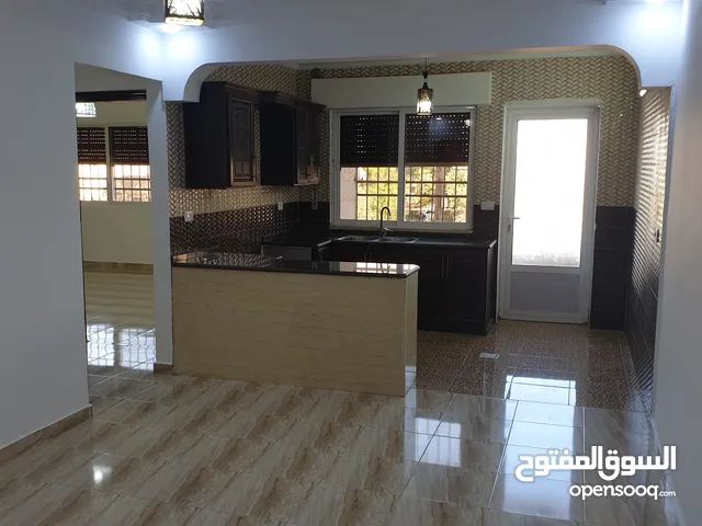 230 m2 More than 6 bedrooms Apartments for Sale in Irbid Al-Hashmy Street