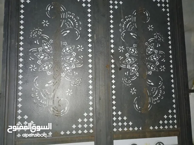 باب خارجي حديد قياس2مترXمتر2 للبيع سعره330 وبي مجال الباب جديد المكان قضاء شط العرب الجزيرة