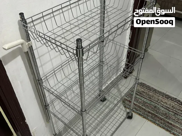 رف تخزين معدني متحرك 4 أدوار بحالة ممتاز حاله ممتازه كالجديد