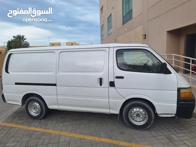 Toyota Hiace Bus