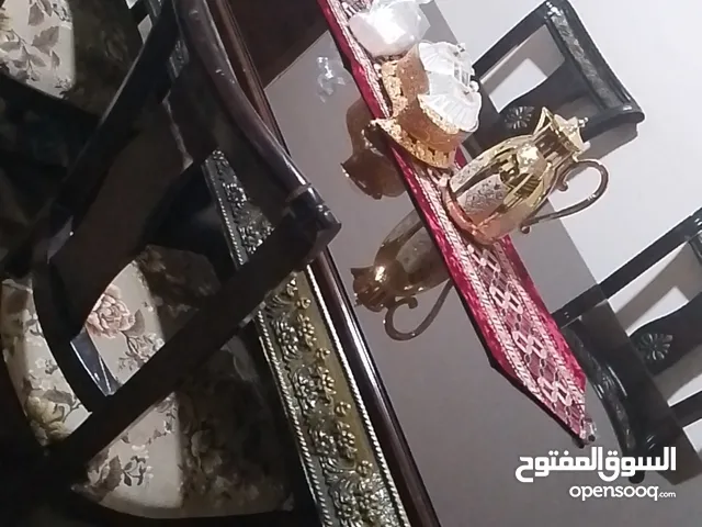 طاولة سفره ودنسوار للبيع بحاله جيده جدا خشب زان