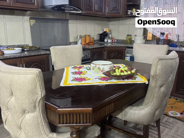 طاوله سفره فخمه من ست كراسي خشب زان استخدام شهر واحد فقط
