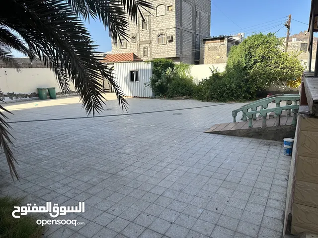 225 m2 5 Bedrooms Villa for Rent in Aden Al Buraiqeh