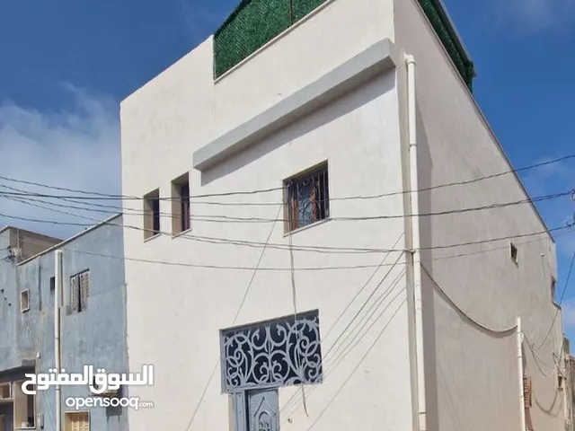 110 m2 5 Bedrooms Townhouse for Sale in Tripoli Tajura