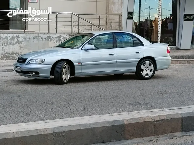 Opel Omega 2000 in Al Karak