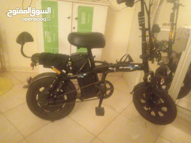 دراجه جبليه كهربائيه كفرات عريضه موديل 2025 كنها جديده قابله للتفاوض