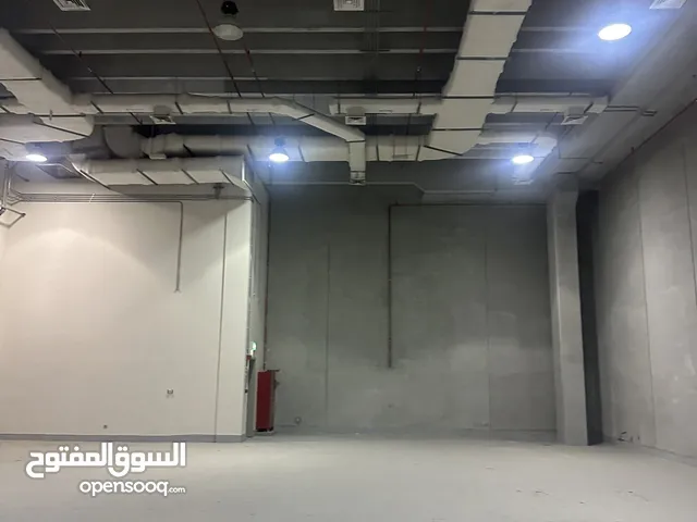 للإيجار مخزن دور ارضي مساحة 3300 م ارتفاع عالي مكيف بالكامل