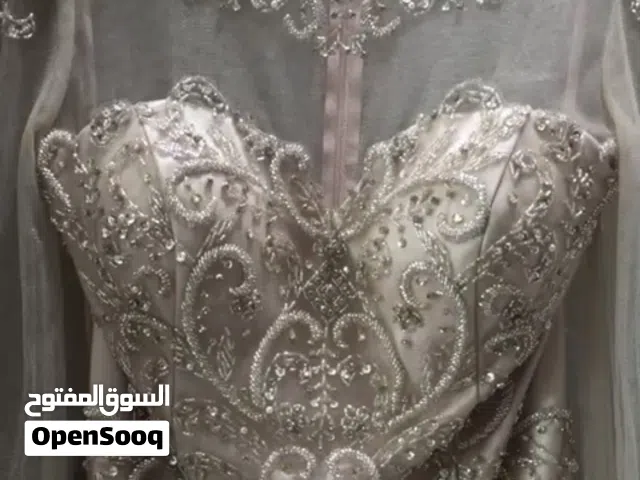 فساتين سهرة جميلة ونظيفة للبيع