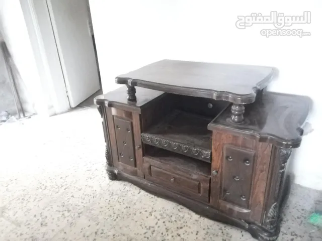 طاولة تلفزيون للبيع