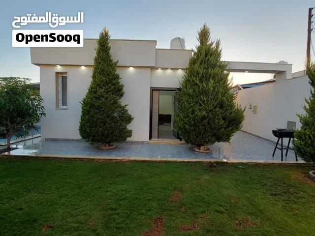 استراحة للبيع شارع الورد بسعر ممتاز