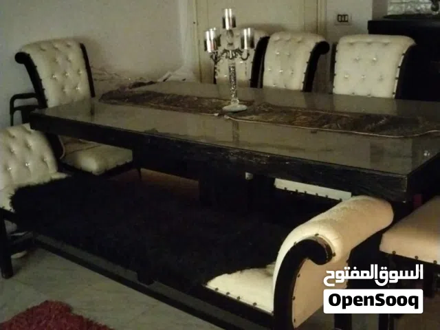 طقم سفرة مستعمل بحالة جيدة