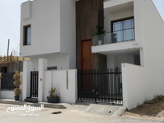 400m2 3 Bedrooms Villa for Sale in Tripoli Al-Serraj