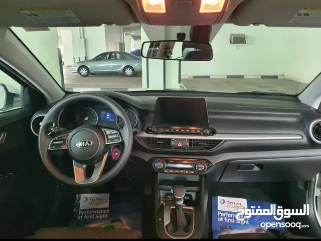 Sedan Kia in Dubai