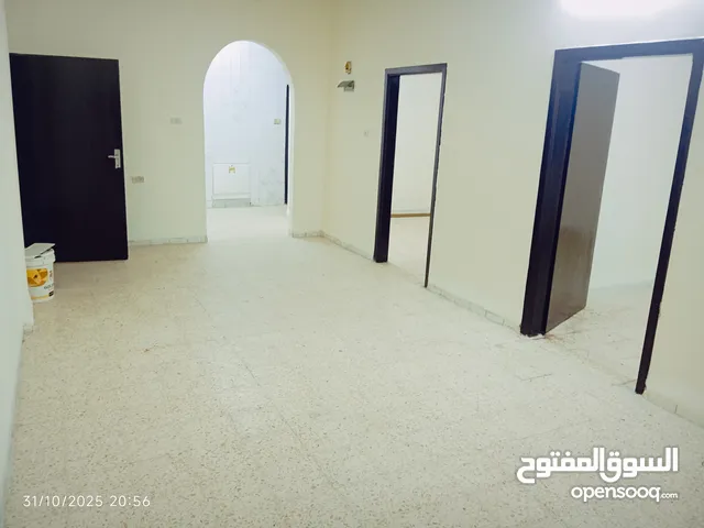 110 m2 4 Bedrooms Apartments for Rent in Zarqa Al Zarqa Al Jadeedeh