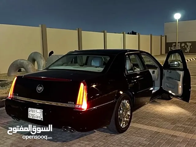 Used Cadillac DTS/De Ville in Al Riyadh