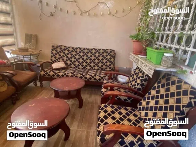 طقم كنب ماليزي نظيف جدا جدا للبيع بشكل مستعجل