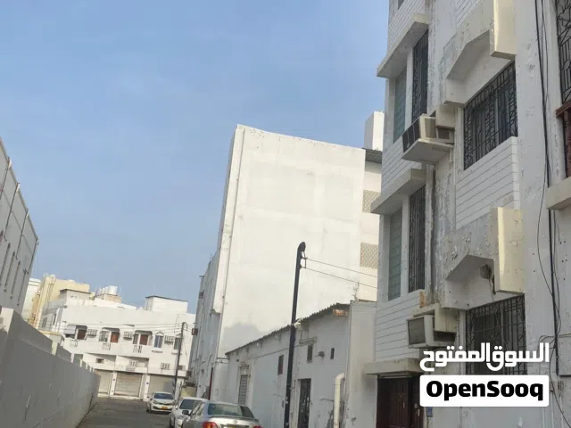 فرصه للبيع بنايه في روي تتكون من3شقق في وسط محلات الجمله ومدارس سعر الايجار تتراوح بين 170-190
