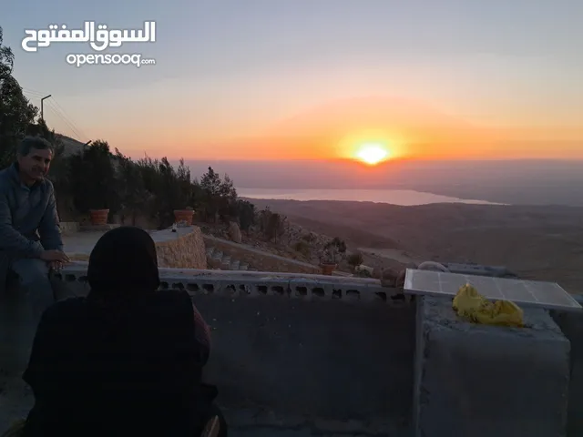 مطلوب شريك ادارة وتشغيل ارض وبيت ريفي مطله كوفي شوب مطع جلسات ط حمامات ماعين الرئيسي مطله على البحر