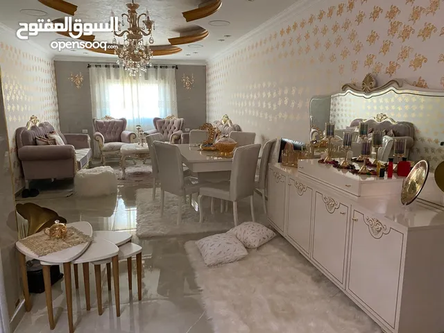 للايجار شقه ام الشرايط قرب سوبر ماركت الزغير منطقة قدس