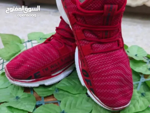 احذيه باله نضيفه وسعار جدآ مناسبه