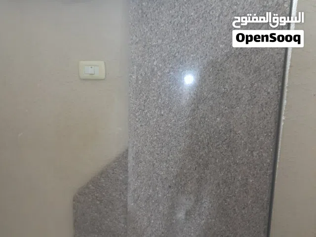 رخام مطبخ بحالة ممتازة سعودي + مجلى ستانلس حوضين الماني + ضرف بلوط + رفوف