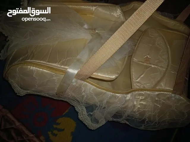 مستلزمات طفل حديث ولادة في حالة تقريبا جدي ة