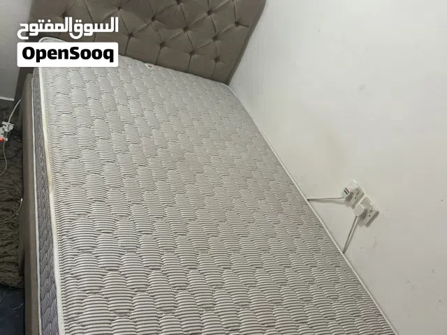 سرير كبير شخصين