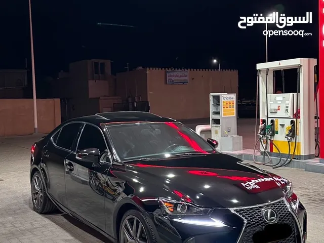 Lexus IS 2016 in Al Dhahirah