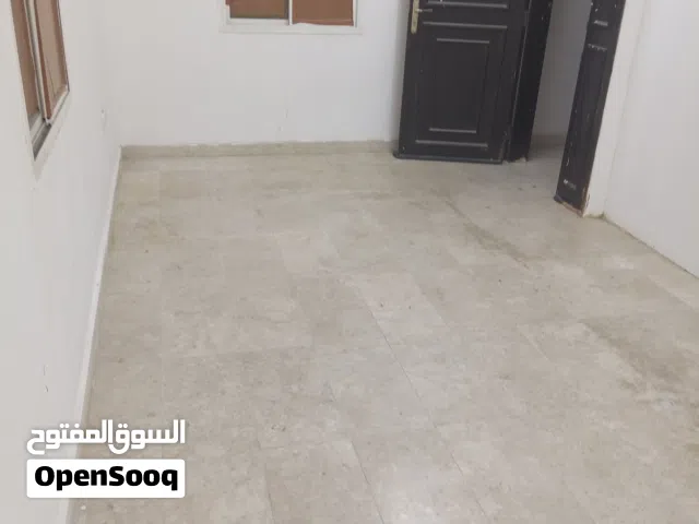يوجد لدينا استوديو وغرف للايجار بالغبره الشماليه والغبره الجنوبيه بسعر يبدا من 110الى150 معاه الفوات