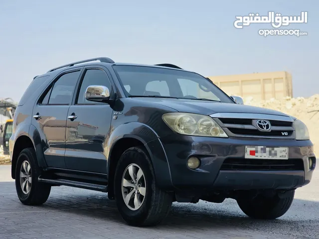TOYOTA FORTUNER 2007 Model V6 Double Gear 4x4 Neatly Maintained SUV For Sale.