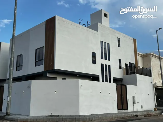 300 m2 4 Bedrooms Villa for Sale in Al Madinah Ar Ranuna