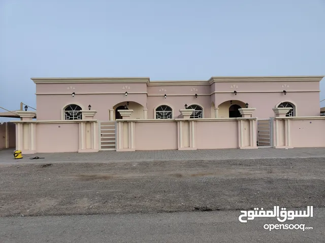 200 m2 3 Bedrooms Apartments for Rent in Al Batinah Sohar