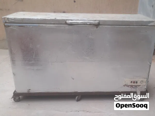 فريز قديم كبير فيه تسرب مطور يخدم