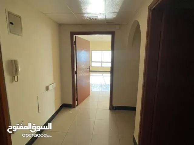 للإيجار شقة ثلاث غرف وصاله في برج المروه 1 منطقة المجاز 2