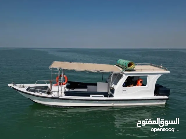 رحلات بحريه ايجار طراد جزر العاب حداق يوجد جميع الالعاب الماءيه طراد مجهز بكل اجهزت الامن والسلامه