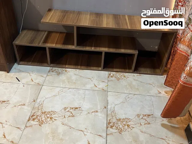 ميز شاشة بلازما كما موضح بالصور
