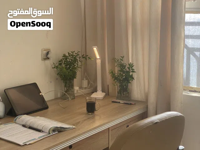 مكتب دراسي للبيع