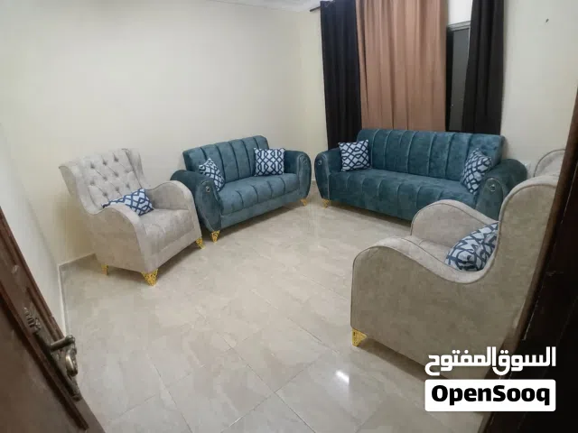 طقم كنب جديد الجديد استخدام ثلاث اشهر فقط