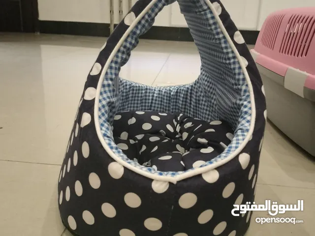 cat carrier cage and accessories,(eating bowl,poop tray,vibes, litter)