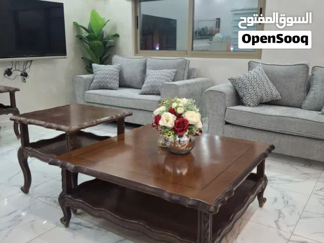 طربيزه مربع حجم كبير  عدد1 وحجم صغير عدد2