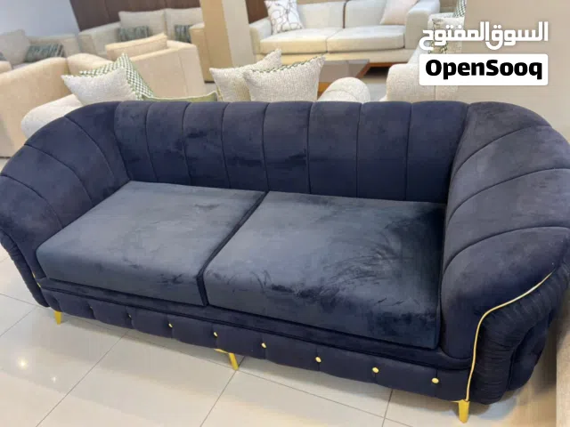 كنبه فردية سوداء اللون